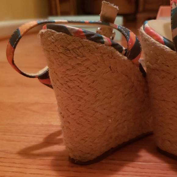 Floral Print Fabric Wedge Heel Sandal - Picture 3 of 3